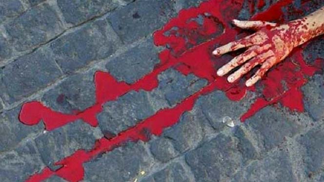 গাড়ি দিয়ে ছেলের ‘দুধের দাঁত’ তুললেন বাবা!(ভিডিওসহ)