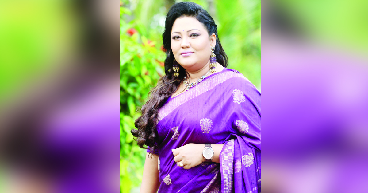দুই সাফল্যে মমতাজ   