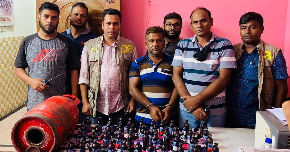 গ্যাস সিলেন্ডার থেকে ফেনসিডিল উদ্ধার