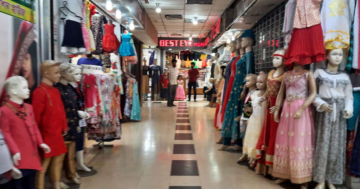 রাত ৯টা পর্যন্ত দোকান খোলা রাখতে চায়