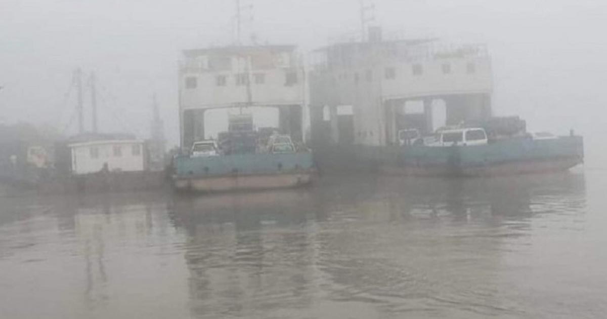 ঘন কুয়াশা: দৌলতদিয়া-পাটুরিয়া নৌরুটে ফেরি চলাচল বন্ধ