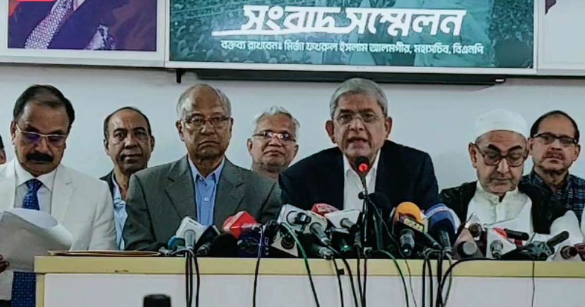 বোমা নিয়ে বিএনপি কার্যালয়ে ঢুকেছে পুলিশ: মির্জা ফখরুল