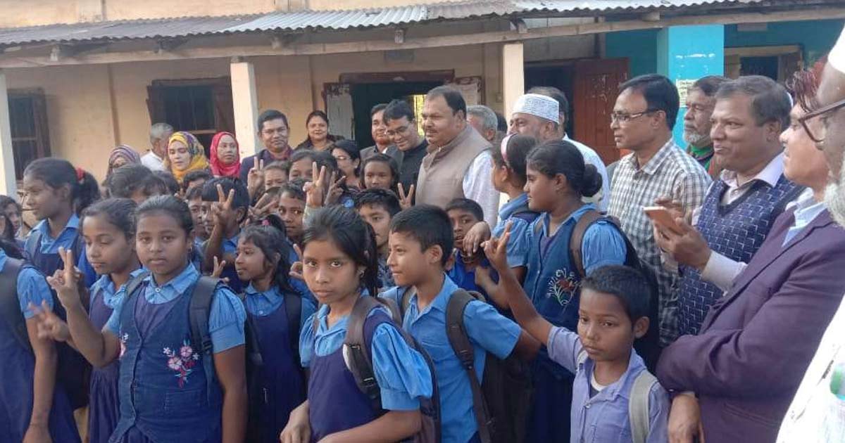 কুড়িগ্রামে স্কুল পরিদর্শনে প্রাথমিক ও গণশিক্ষা প্রতিমন্ত্রী