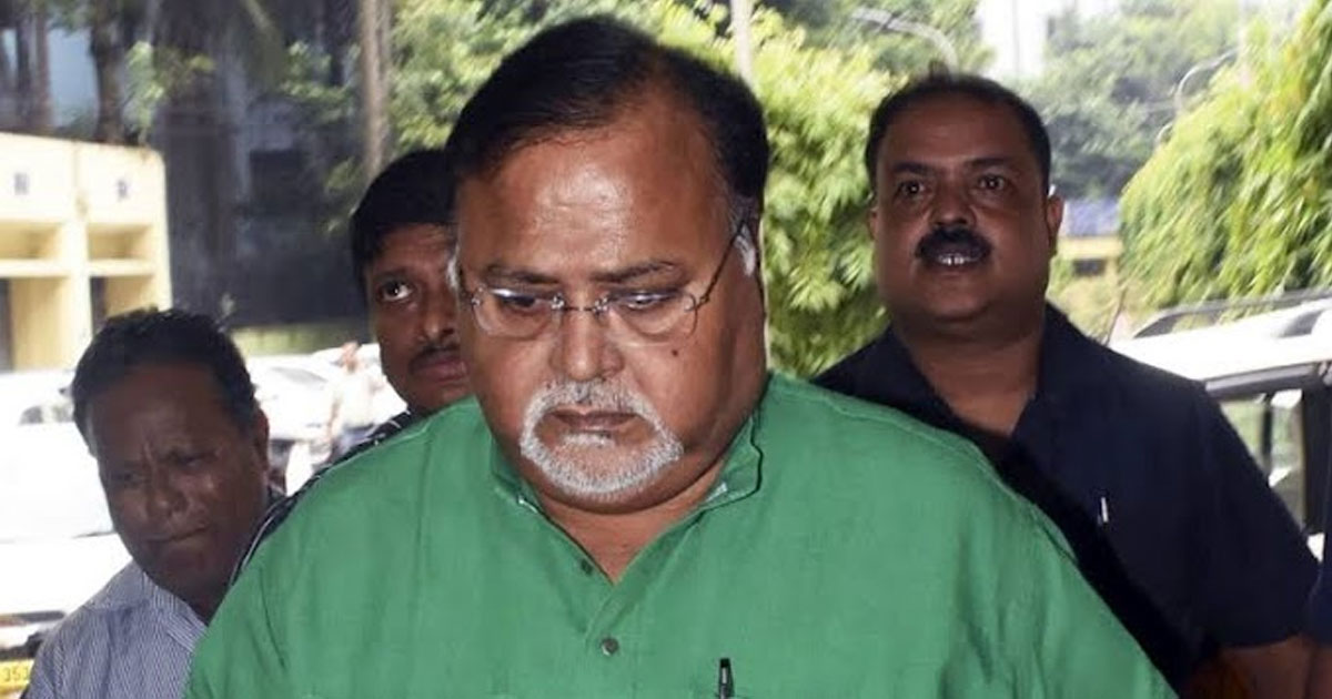 দুর্নীতির অভিযোগে পশ্চিমবঙ্গের শিল্পমন্ত্রী গ্রেপ্তার