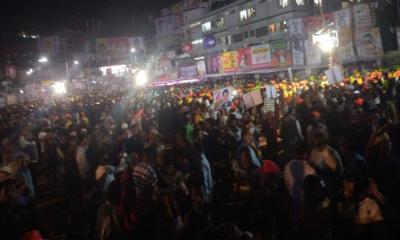 কুমিল্লার টাউনহল মাঠ পরিপূর্ণ
