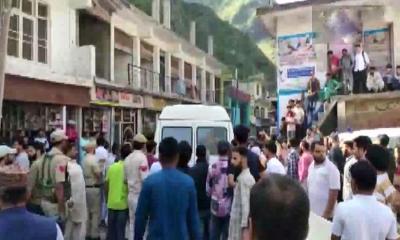 কাশ্মীরে বাস দুর্ঘটনায় নিহত ১১