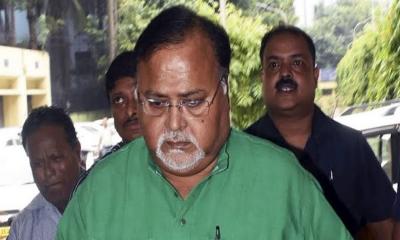 দুর্নীতির অভিযোগে পশ্চিমবঙ্গের শিল্পমন্ত্রী গ্রেপ্তার