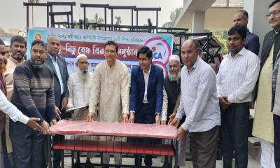 কালিহাতীতে বিভিন্ন শিক্ষা প্রতিষ্ঠানে বেঞ্চ বিতরণ