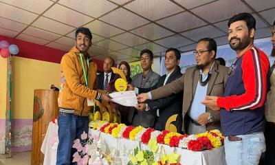 মাধবপুরে কিশোর কিশোরী ক্লাবের বিজয়ীদের মধ্যে পুরস্কার বিতরণ