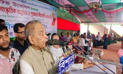 ‘শিক্ষার্থীদেরকে প্রযুক্তি নির্ভর শিক্ষায় শিক্ষিত করতে হব’