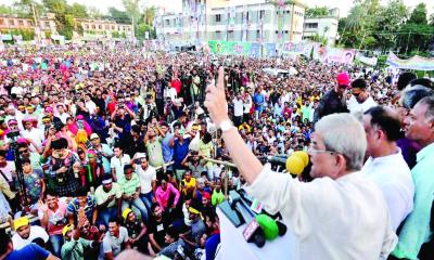 লেজ গুটিয়ে পালিয়েছে লাঠিয়ালবাহিনী