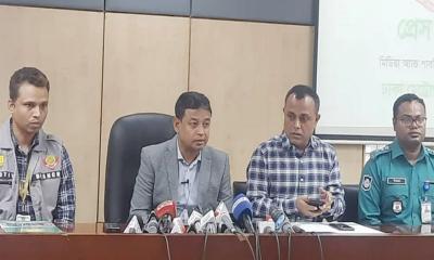 ‘বিএনপির সমাবেশ থেকেই বিচারপতি মানিকের গাড়িতে হামলা’