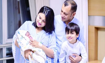দ্বিতীয়বারের মতো মা হলেন হাসিন রওশন