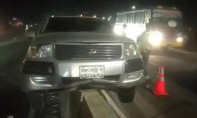 পদ্মা সেতুর মাওয়া টোল প্লাজার সামনে আবারও দুর্ঘটনা
