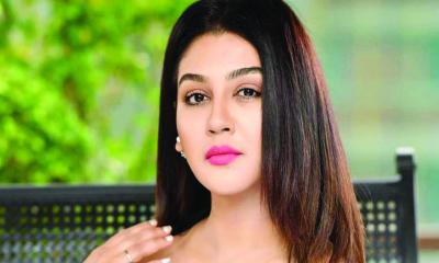 জয়া আহসানের ‘ঝরা পালক’