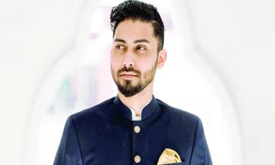 ‘মিস ওয়ার্ল্ড বাংলাদেশ’ উপস্থাপনায় সৌমিক