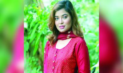 নাটকের গানেও নির্ভরতা বাড়ছে মৌমিতার