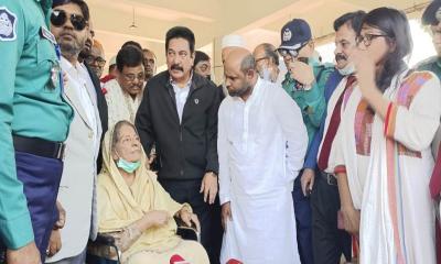 দেশে ফিরলেন রওশন এরশাদ