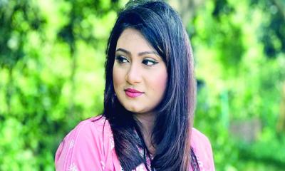 শেখ রাসেলকে নিয়ে গাইলেন সিঁথি