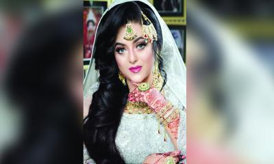 মনির বিউটি লাউঞ্জের ছবিতে প্রশংসিত শাহনূর