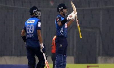 সৌম্যের ফিফটিতে ঢাকার সংগ্রহ ১০৮
