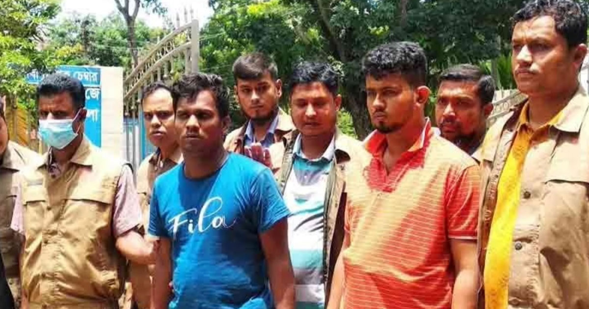 চলন্ত বাসে ডাকাতি ও দলবদ্ধ ধর্ষণ: আরও দুই আসামি গ্রেপ্তার