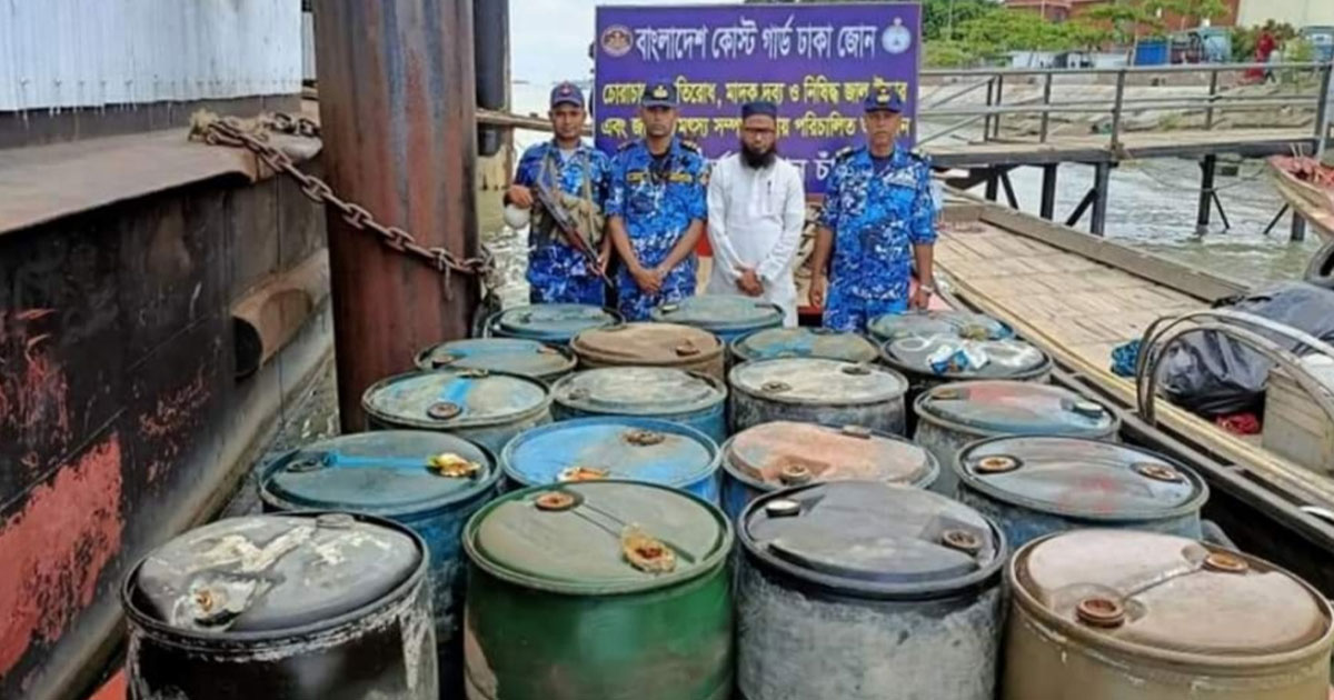 মেঘনা নদীতে ১৯ ব্যারেল চোরাই ডিজেল উদ্ধার