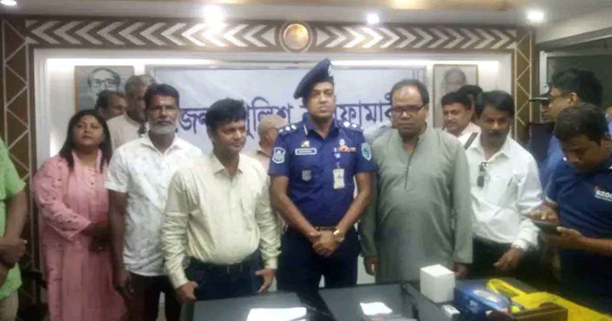নীলফামারীতে জেলা পুলিশ সুপারের বিদায় সংবর্ধনা