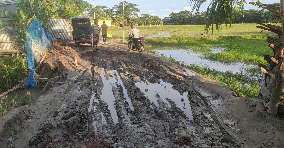 বেহাল সড়ক, জনদুর্ভোগ চরমে