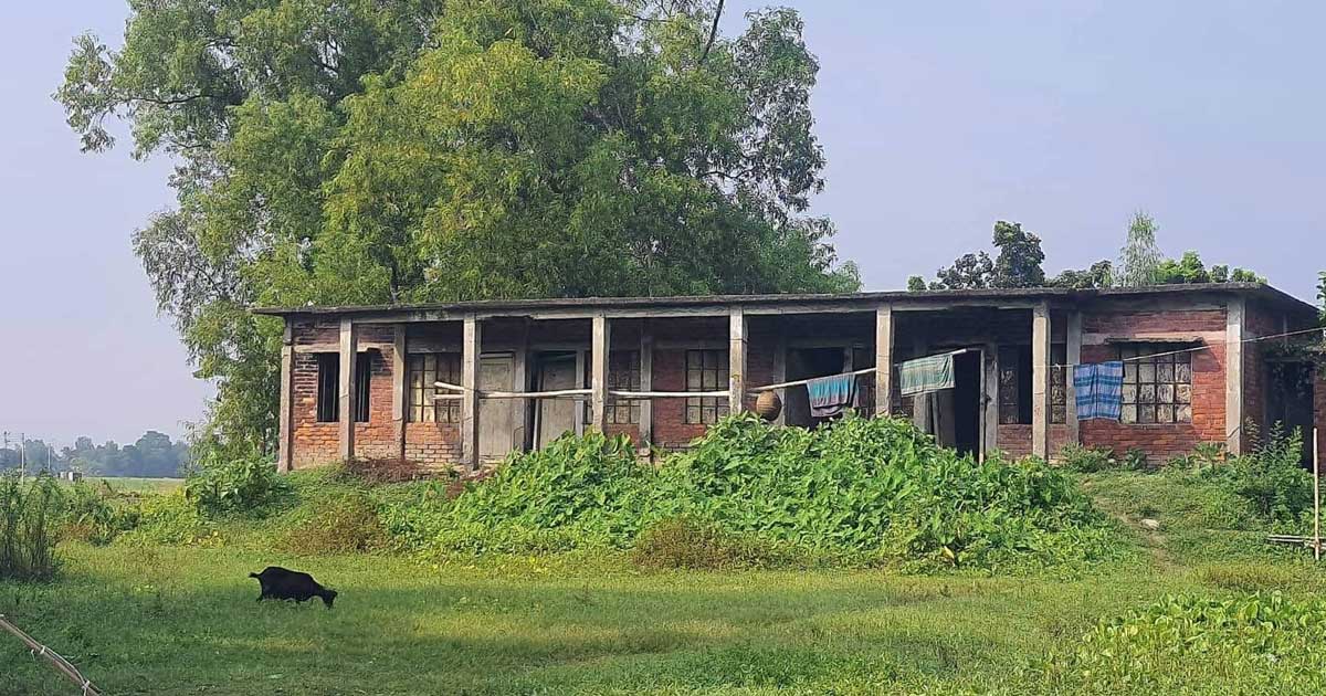 বাসাইলে দুইযুগ ধরে তালা ঝুলছে ১৫টি কমিউনিটি প্রাথমিক বিদ্যালয়ে