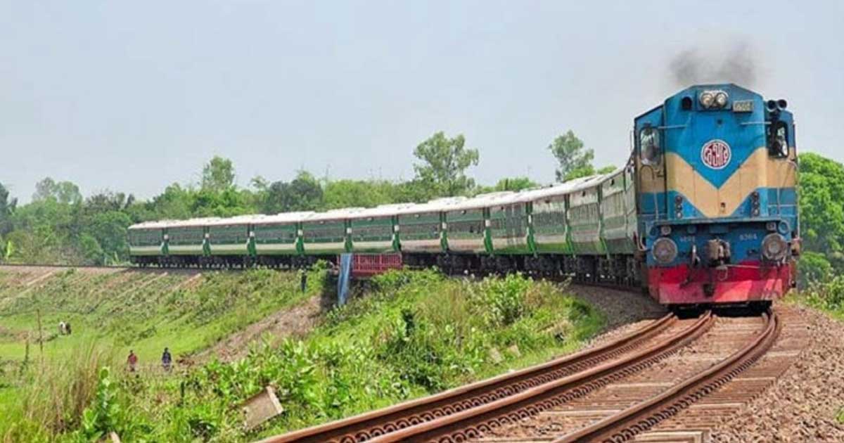 ট্রেনে কাটা পড়ে ৩ জনের মৃত্যু