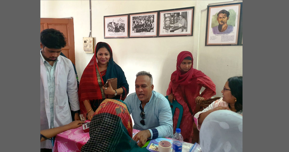 দেবিদ্বারে বিনামূল্যে চিকিৎসাসেবা পেলেন ২০০ নারী শিক্ষক