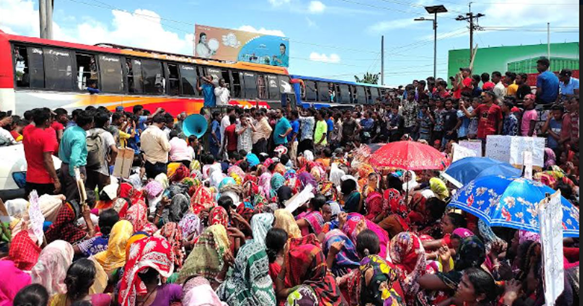 ৪ ঘণ্টা পর মহাসড়ক ছাড়লেন চা-শ্রমিকরা
