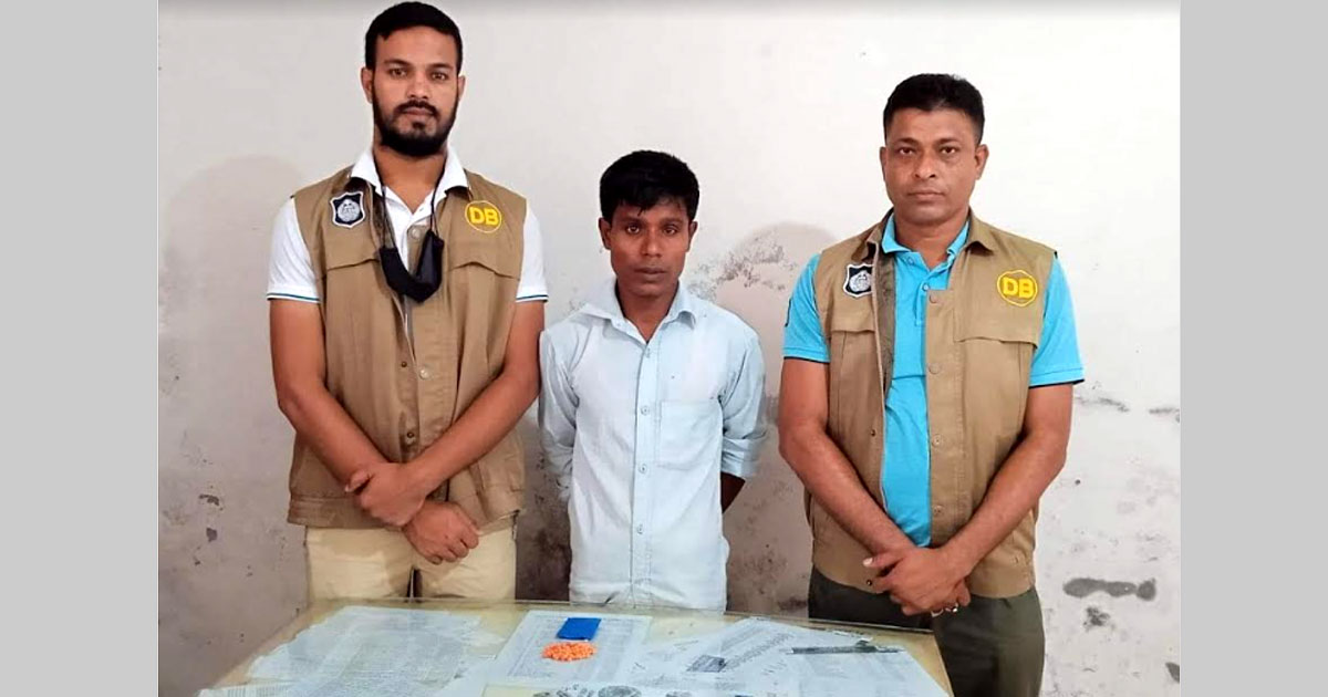 তাড়াইলে ১০০ পিস ইয়াবাসহ আটক ১