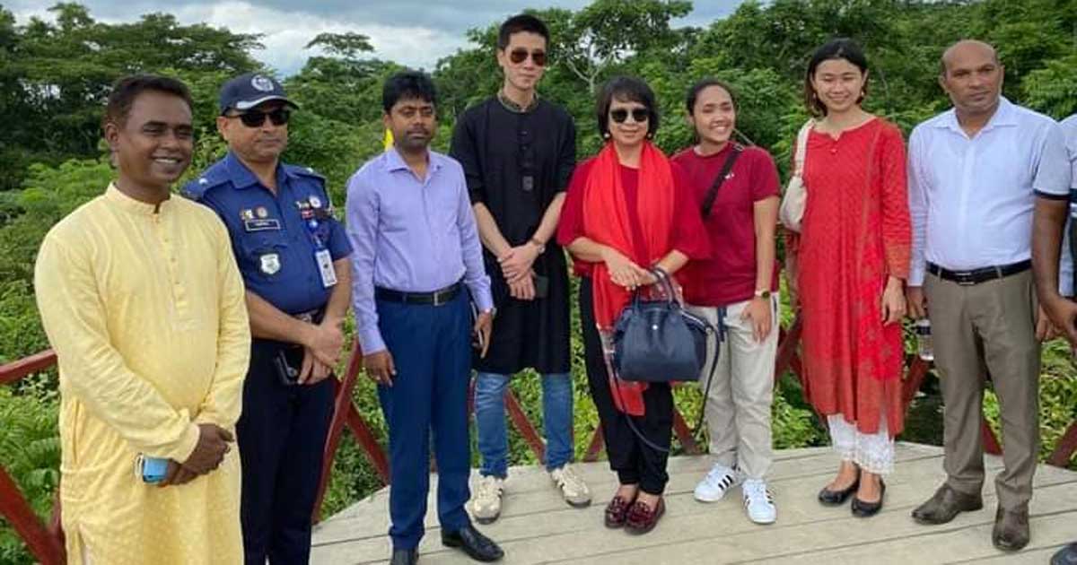 থাইল্যান্ডের রাষ্ট্রদূত ঝালকাঠি পেয়ারারাজ্য পরিদর্শন
