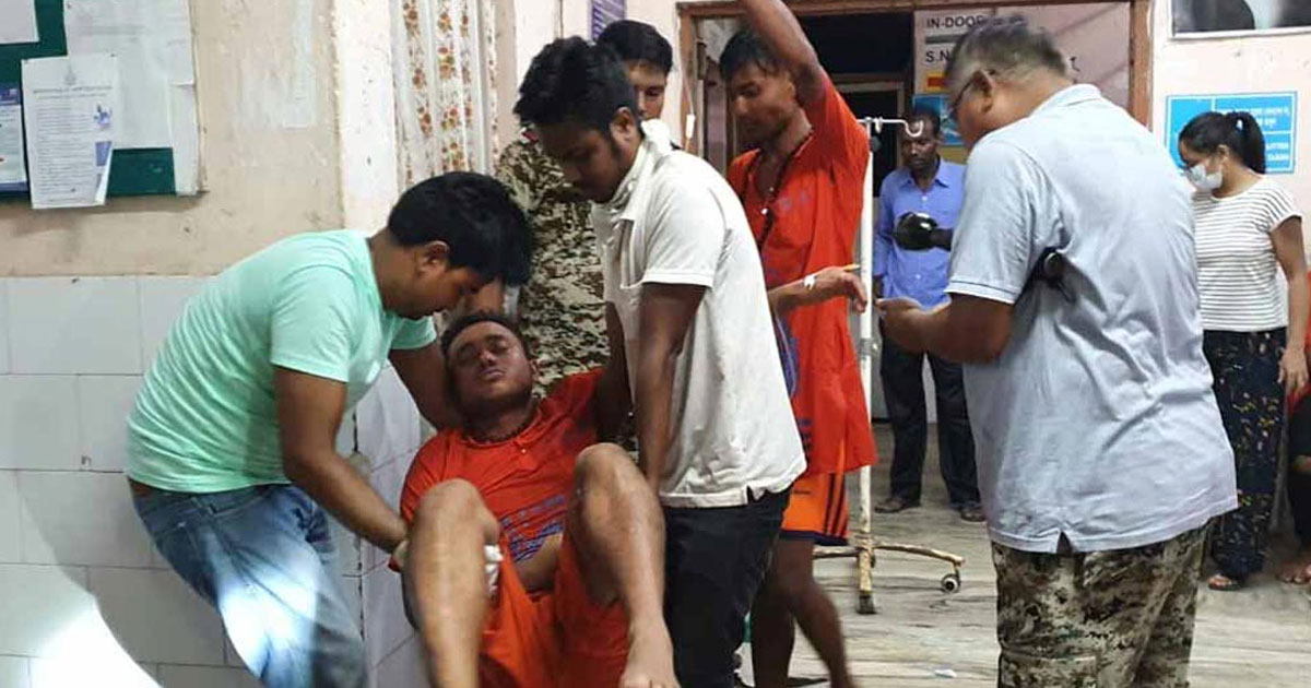 পশ্চিমবঙ্গে গাড়িতে বিদ্যুৎস্পৃষ্ট হয়ে ১০ জনের মৃত্যু