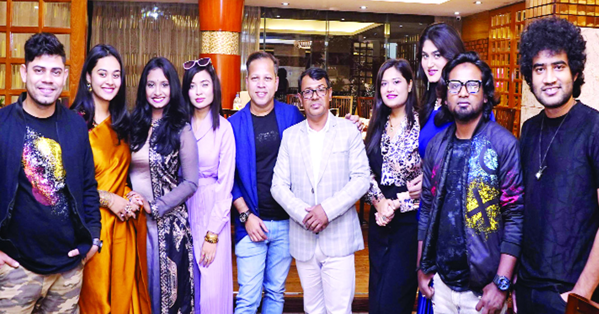 পাঁচ বছর পর দেখা হলো তাদের