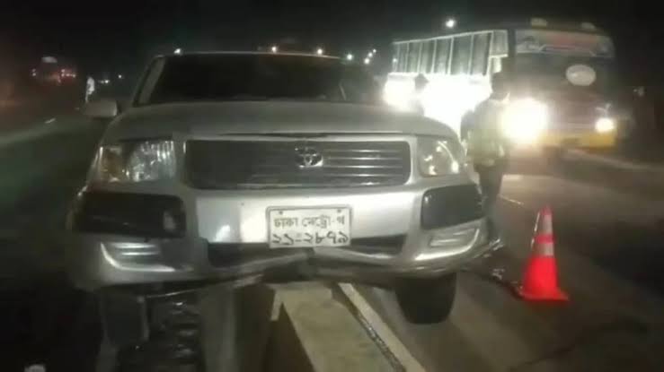 পদ্মা সেতুর মাওয়া টোল প্লাজার সামনে আবারও দুর্ঘটনা
