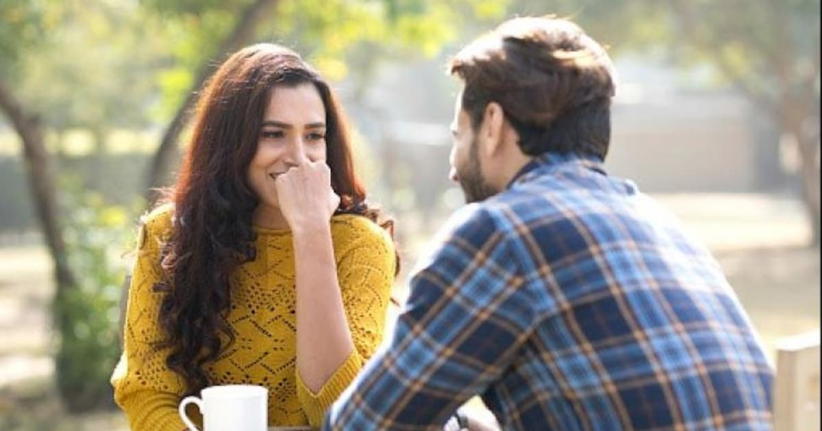তিনিও কি আপনাকে পছন্দ করেন? বুঝবেন যেভাবে
