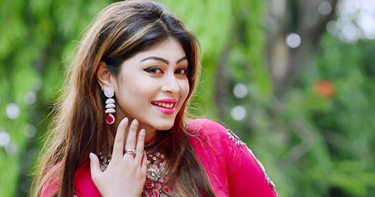 ‘মিডিয়ার সিন্ডিকেটে টিকতে গেলে গার্লফ্রেন্ড, বউ হতে হয়’