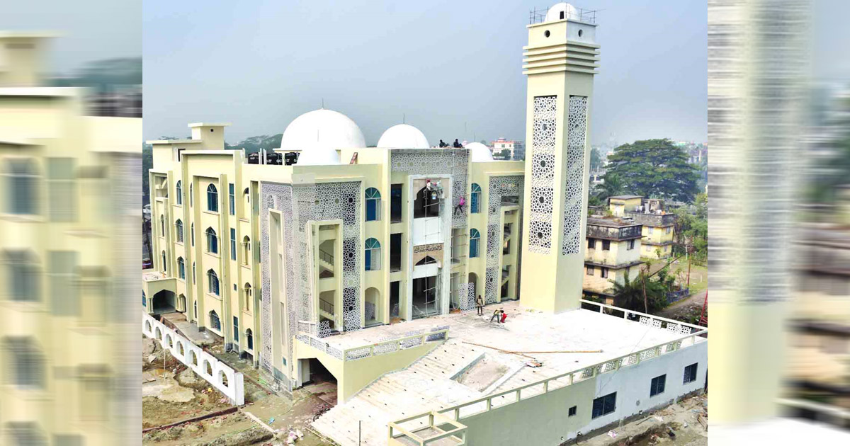 বরিশালে দৃষ্টি নন্দন মডেল মসজিদ যেন একের ভিতর দশ