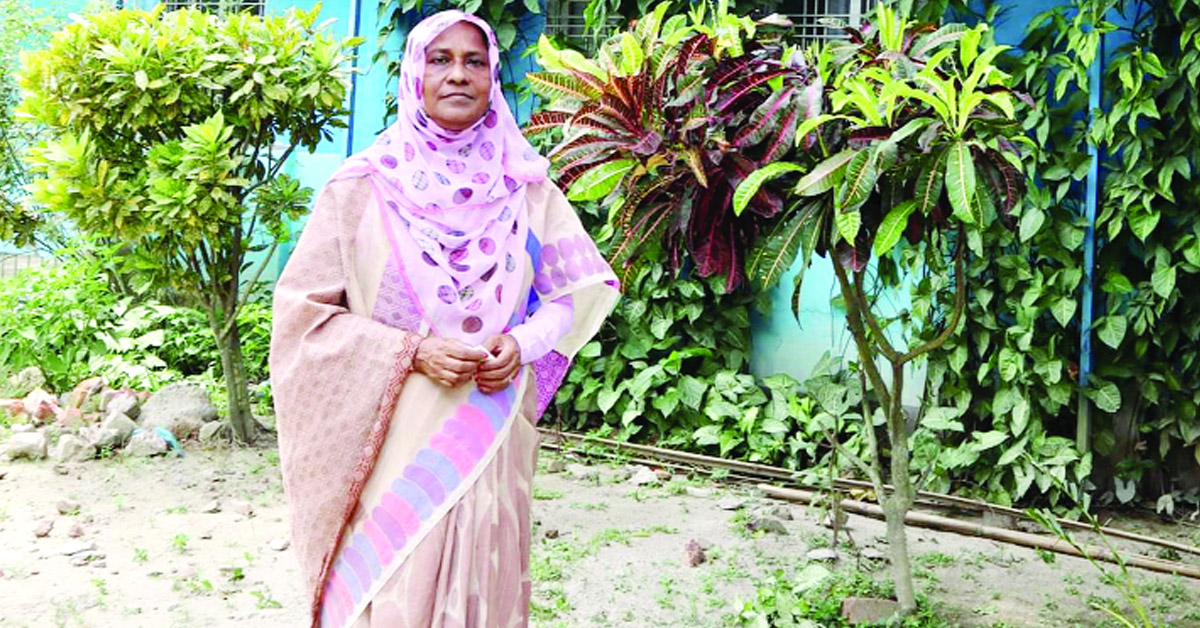 ৬২ বছর বয়সে মাস্টার্স পাস!