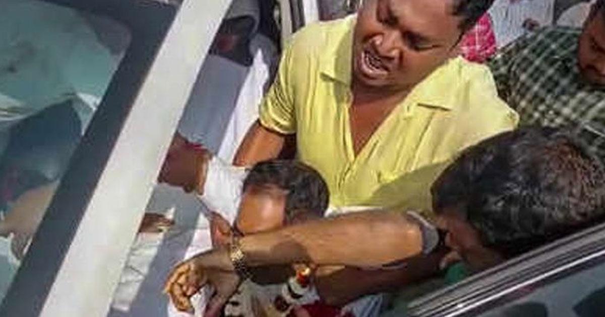 পুলিশ কর্মকর্তার গুলিতে ওড়িশার স্বাস্থ্যমন্ত্রী গুরুতর আহত