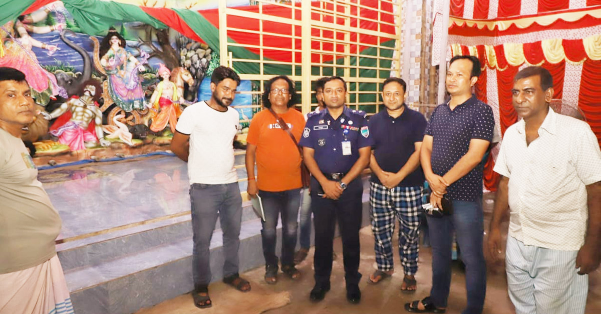 চুয়াডাঙ্গায় পূজামণ্ডপ পরিদর্শনে এসপি আব্দুল্লাহ্ আল-মামুন
