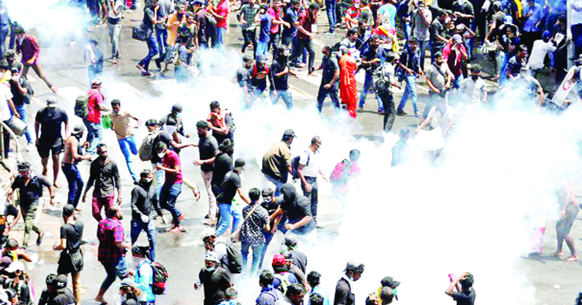 রাজনৈতিক সংকটে শ্রীলঙ্কা