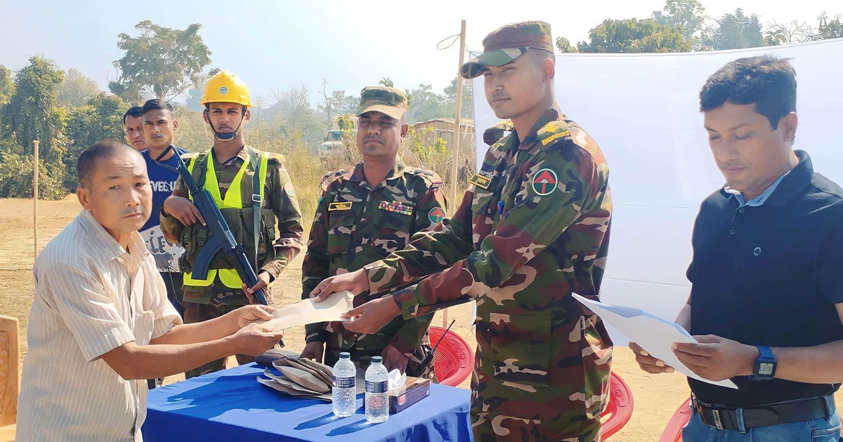 বাঘাইছড়ি সীমান্ত সড়কে ক্ষতিগ্রস্ত পরিবার পেলো আর্থিক সহায়তা