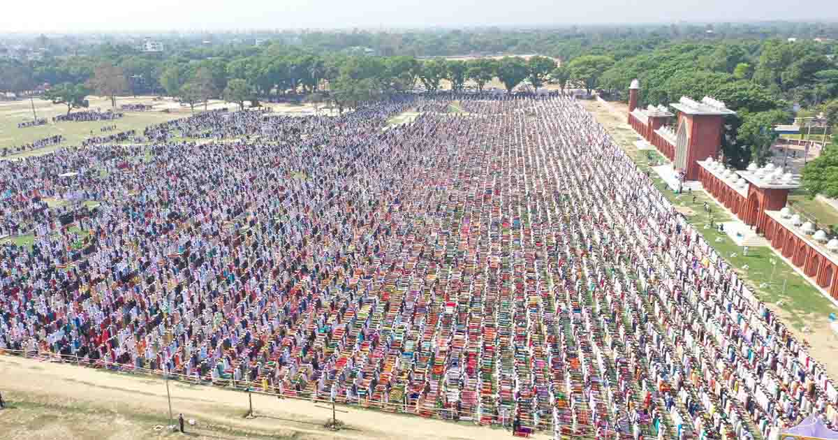 দিনাজপুরে দেশের সর্ববৃহৎ ঈদ জামাত অনুষ্ঠিত