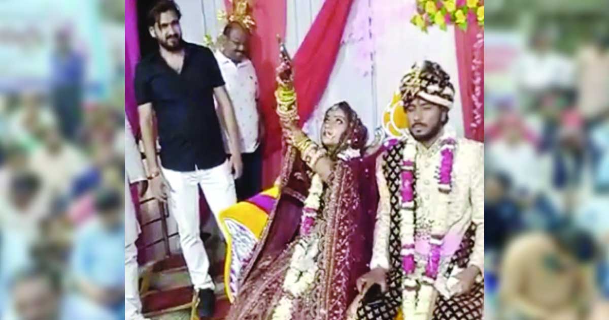 গুলি ছুড়ে বিয়ে উদযাপন পলাতক কনে