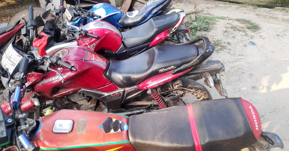 বোয়ালমারীতে চোরাই মোটরসাইকেল উদ্ধার