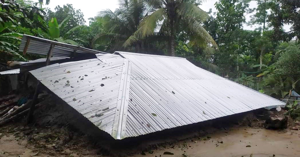 লামায় প্রায় ৫ হাজার বসতবাড়ি বিধ্বস্ত, খোলা আকাশের নিচে বসবাস
